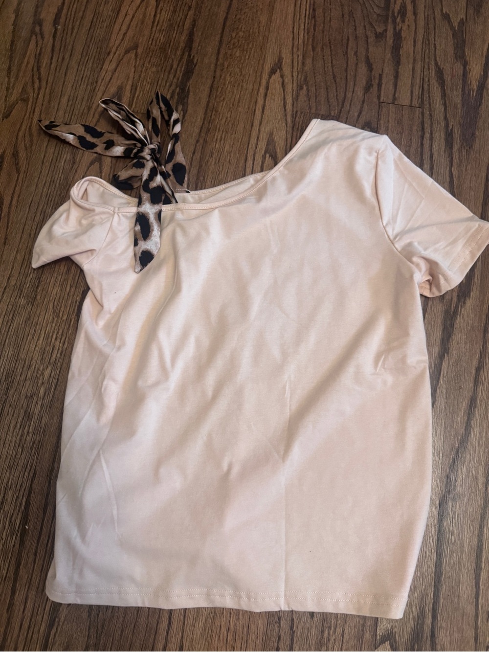 Women's beige Short Sleeve top with Leopard Tie shoulder Accent